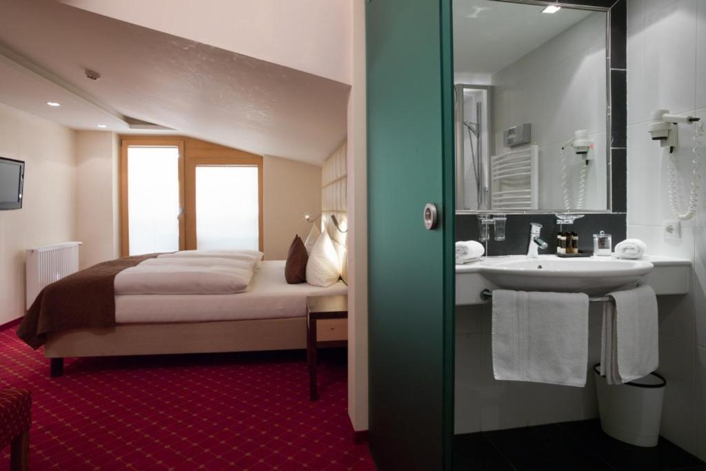 Superior Gourmethotel Yscla Hotel 4*