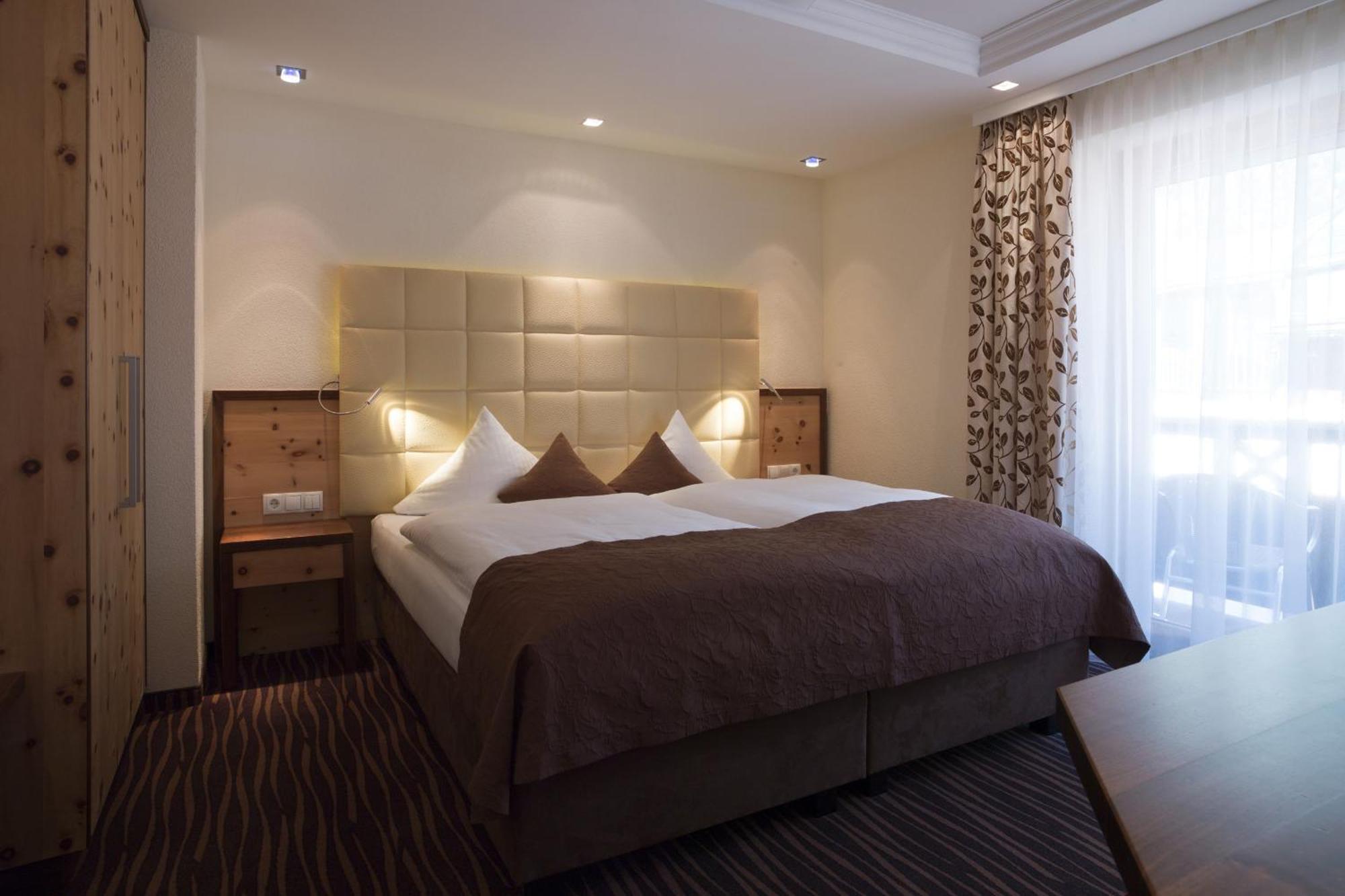 Hotel Superior Gourmethotel Yscla 4*